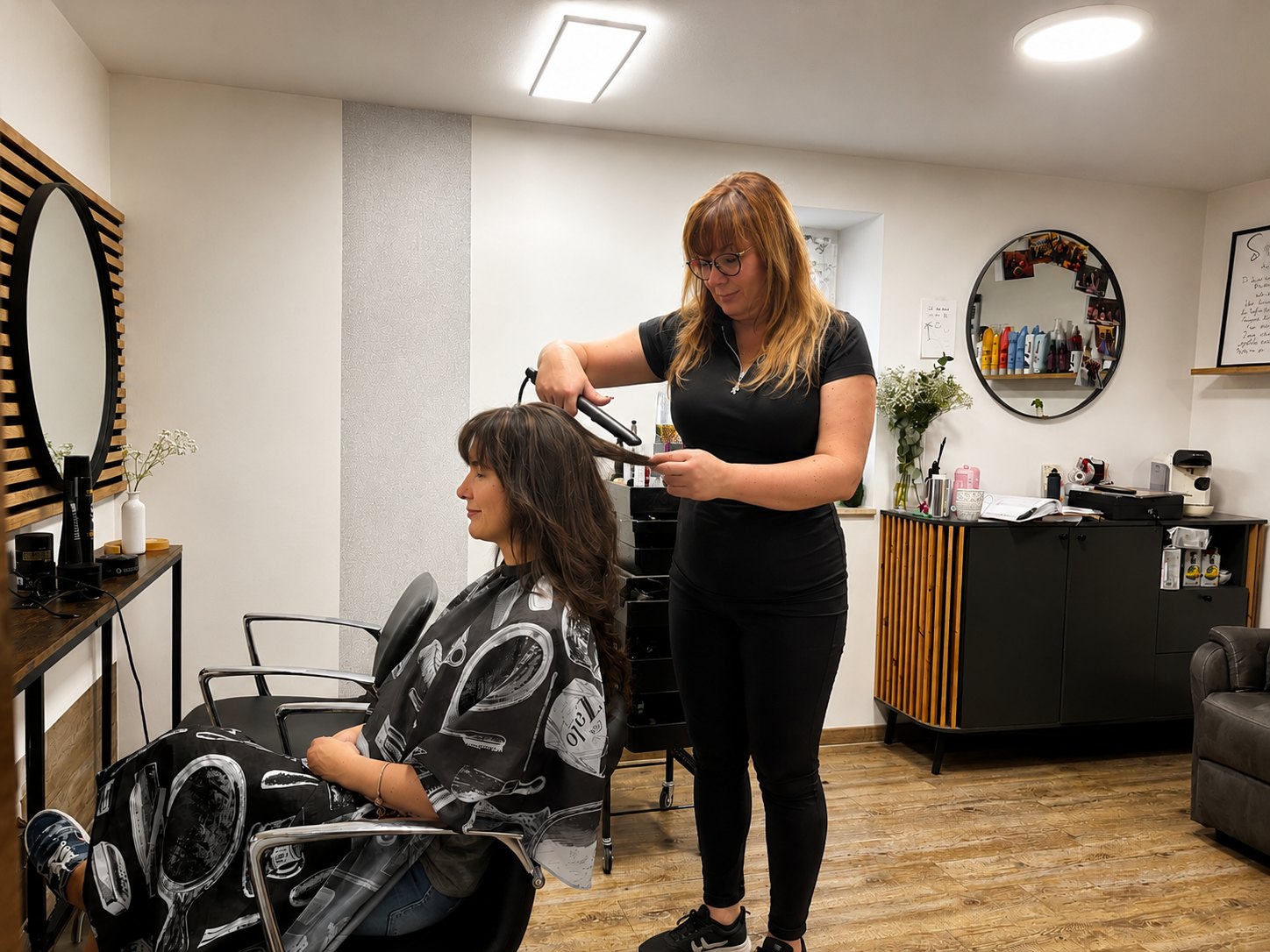 Föhnen und Styling im Friseurstudio